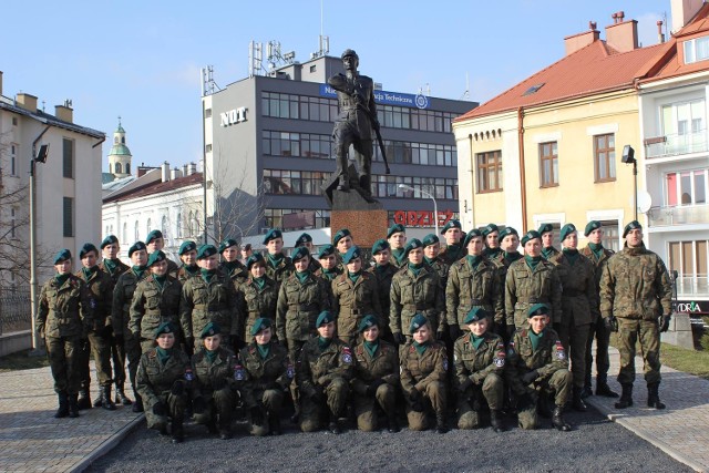 Jednostka Strzelecka 2091 im. gen. Józefa Hallera w Trzcinicy. O sile WOT stanowić mają m.in. właśnie uczniowie klas mundurowych.