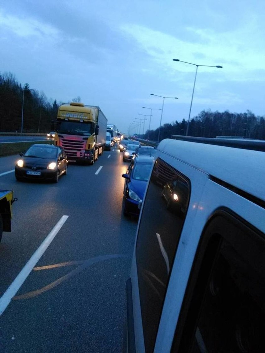 Uwaga! Płonęła laweta na A4. Są utrudnienia w ruchu