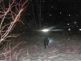 Policjanci uratowali od śmierci pijanych mężczyzn leżących na śniegu w Stalowej Woli i w NIsku