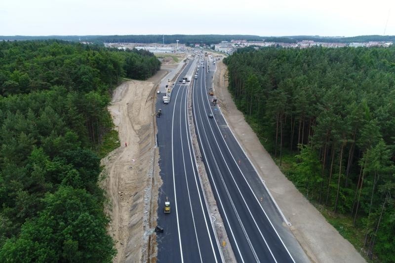 S6 rośnie między Bożympolem Wielkim a Gdynią. Wkrótce umowy na ostatnie fragmenty trasy