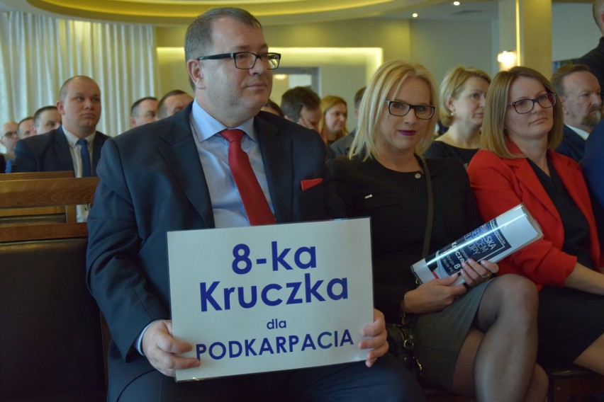 "8-ka dla Podkarpacia" miała swoją premierę. Stanisław Kruczek przedstawił swoje obietnice