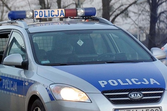 Dyżurny suwalskiej Policji został powiadomiony przez przypadkowego kierowcę o zdarzeniu drogowym w Szypliszkach