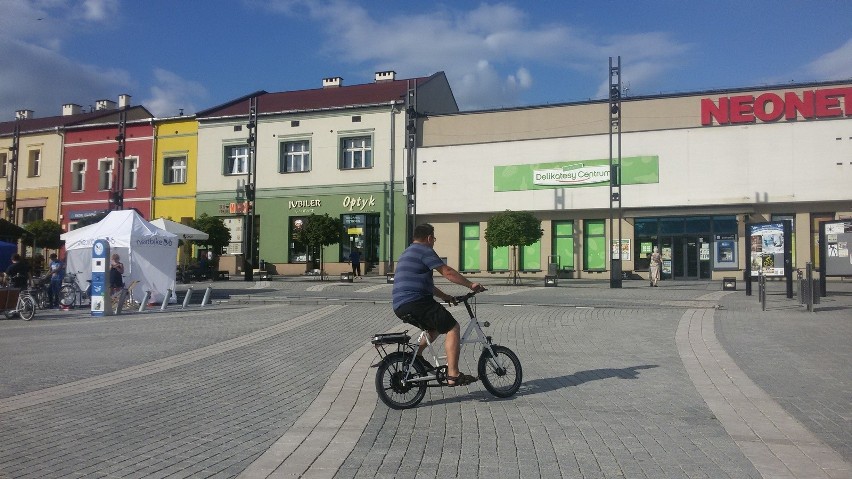 Jaworzno: Testy rowerów miejskich na rynku [ZDJĘCIA]