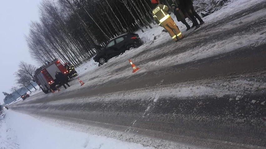 - Na drogach wciąż zalega masa błota pośniegowego. Apelujemy...