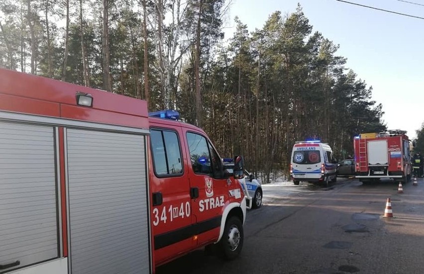 Orzoł. Wypadek na skrzyżowaniu. Pasażerka w szpitalu [ZDJĘCIA]