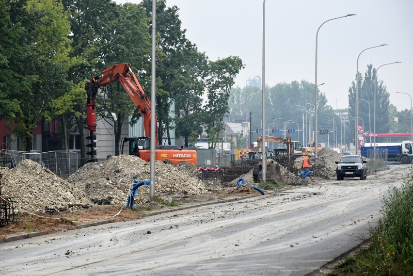 Budowa centrum przesiadkowego Opole Wschodnie. Drogowcy...