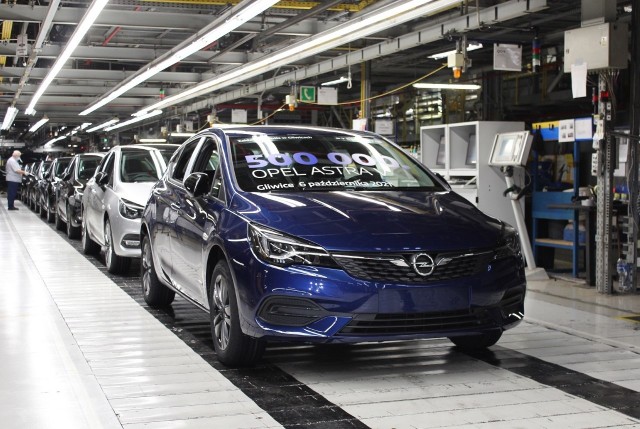 Półmilionowy Opel Astra wyjechał z zakładu w GliwicachZobacz kolejne zdjęcia. Przesuwaj zdjęcia w prawo - naciśnij strzałkę lub przycisk NASTĘPNE