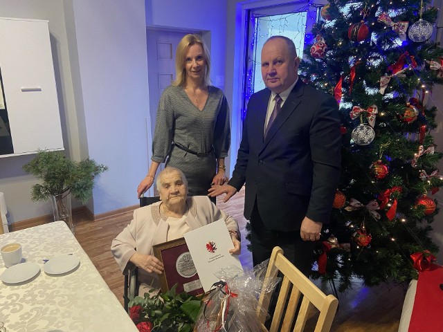 Aniela Kiliszkiewicz mieszka obecnie w Domu Pomocy Społecznej w Grudziądzu. Stulatka otrzymała medal Unitas Durat Palatinatus Cuiaviano-Pomeraniensis. Wręczył go wicemarszałek Zbigniew Sosnowski