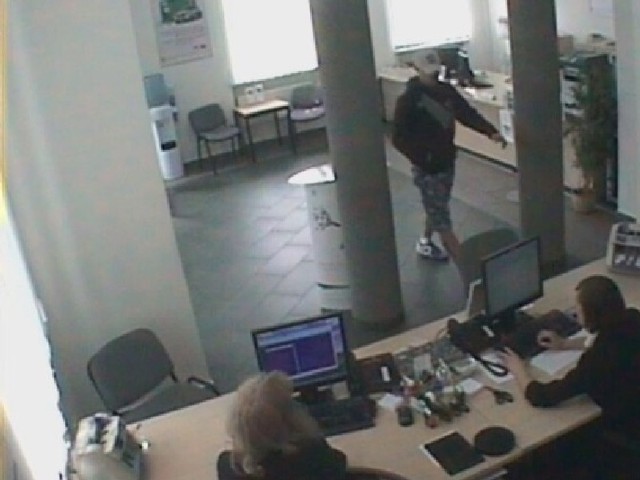 Policjanci zatrzymali kolejnego mężczynę podejrzanego o napad na bank w Toruniu
