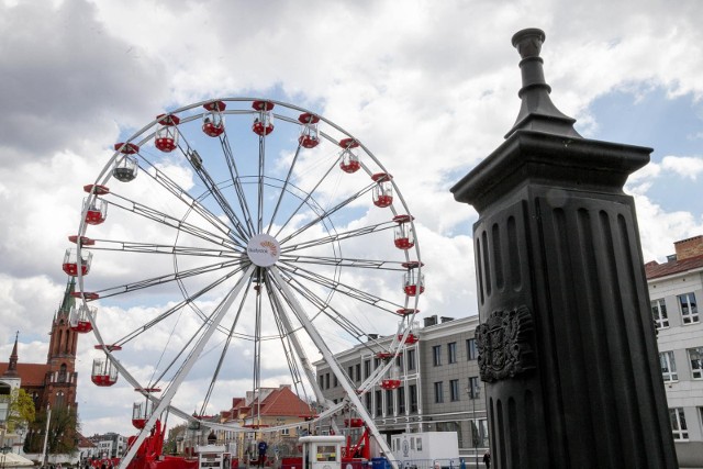 Białystok, 30 kwietnia 2022 roku. Rynek Kościuszki. Młyńskie koło już się kręci