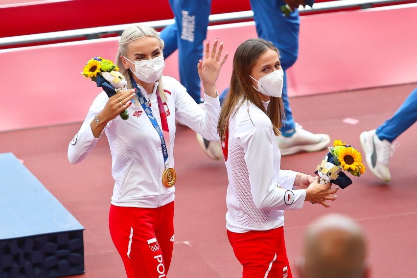 Justyna Święty-Ersetic (od lewej) i Natalia Kaczmarek.