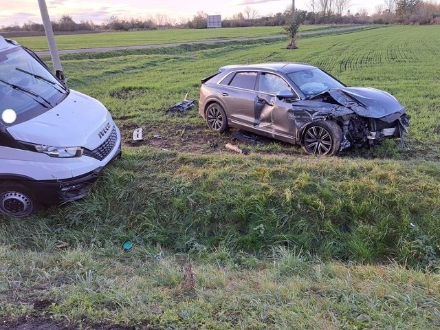 Poranny wypadek w Rusku. Interweniowały aż cztery zastępy straży pożarnej.