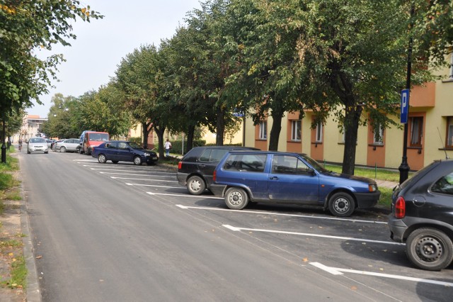 Dzięki nowej organizacji ruchu ulicą Hubala łatwiej przejechać. Dwukrotnie zwiększyła się ilość miejsc parkingowych