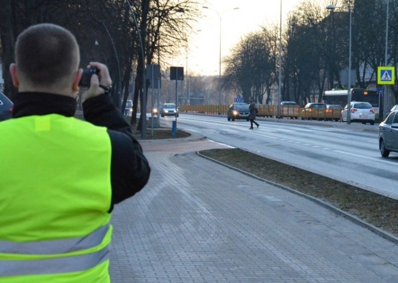 Policjanci wlepili ponad 60 mandatów (zdjęcia)