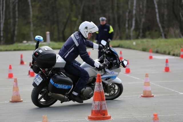 Policjanci uczestniczą w konkursie Policjant Ruchu Drogowego Roku 2015