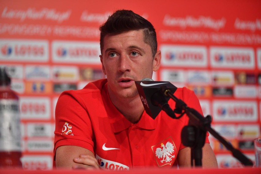 Ile zarabia Robert Lewandowski? Znajduje się wśród najbogatszych Polaków [Robert Lewandowski zarobki]