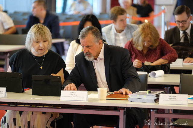 Radni Białegostoku przyjęli stanowisko, w którym apelują do rządzących o zapewnienie odpowiedniej opieki kobietom w ciąży