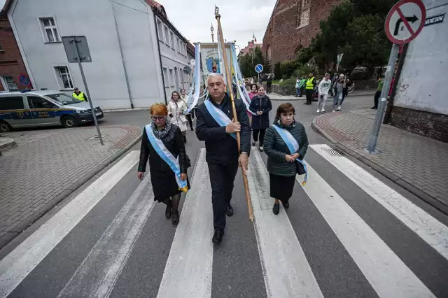 Procesja pokutno-błagalna odbywała się bez przerwy do 1945 roku. Później jej zabroniono. Wznowiona została dopiero w 1991 roku przez księdza Janusza Jędryszka, ówczesnego proboszcza parafii pw. Matki Boskiej Częstochowskiej w Darłowie.