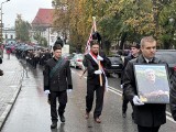 Bochnia w strugach deszczu pożegnała Jana Flaszę, wybitnego historyka, wieloletniego dyrektora Muzeum im. Stanisława Fischera. Mamy zdjęcia