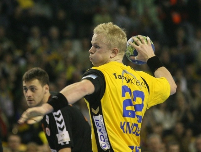 Henrik Knudsen awansował na 12 miejsce w klasyfikacji ligowych strzelców.