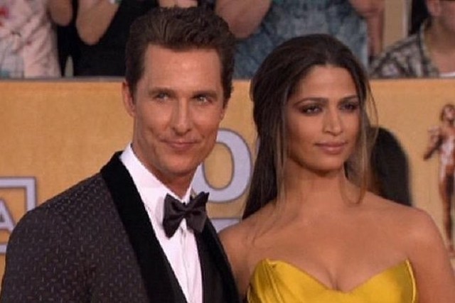 Matthew McConaughey z żoną na rozdaniu nagród Gildii Aktorów Ekranowych (fot. CNN Entertainment/x-news)