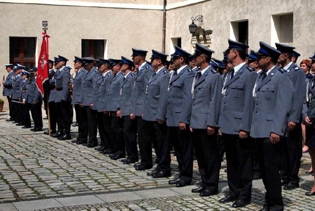 Uhonorowano funkcjonariuszy z komendy powiatowej policji W Głogowie