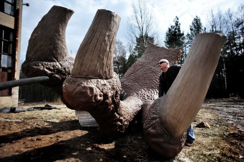 Tak powstaje Jurapark w Krasiejowie. Najwieksze na świecie...