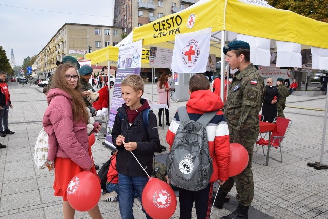 Uroczystości  z okazji 100-lecia PCK odbyły się na Placu Biegańskiego w Częstochowie