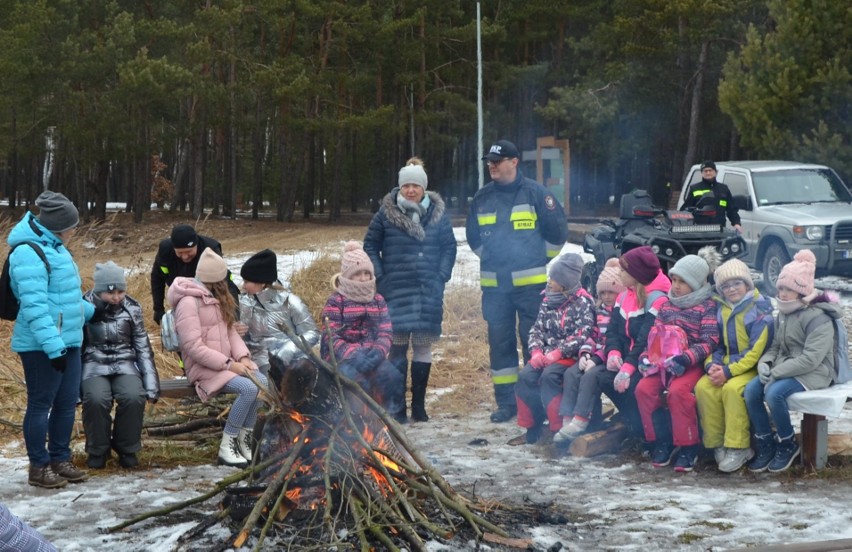 Widowiskowe pokazy w Ciekotach i Lesie Wolskim zakończyły ferie z druhami Ochotniczej Straży Pożarnej