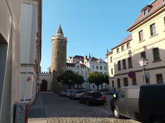 Wendyjska wieża lub inaczej Serbska wěža, która stanowi część dawnych murów obronnych miasta. Została wybudowana w latach 1490-1492 i dawniej znajdowało się w niej więzienie.
