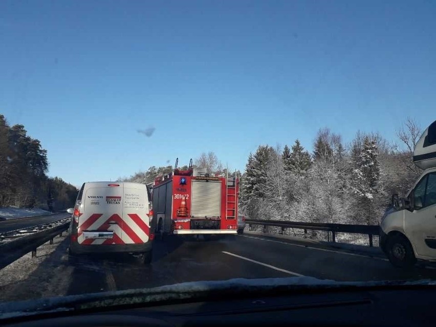 Obwodnica Trójmiasta sparaliżowana po wypadkach 18.01.2019. Rano w obu kierunkach zderzyło się po 5 samochodów. Kolejne wypadki po południu