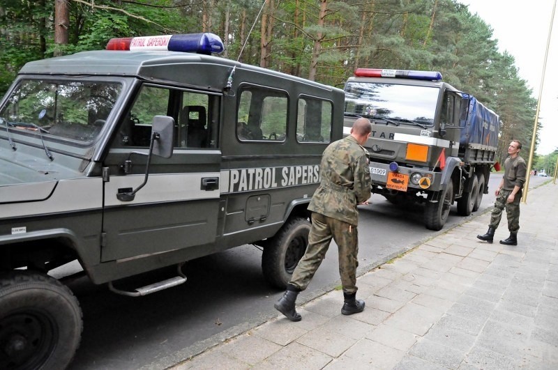 Policja, straż miejska i straż graniczna pilnują niewybuchu w Świnoujściu