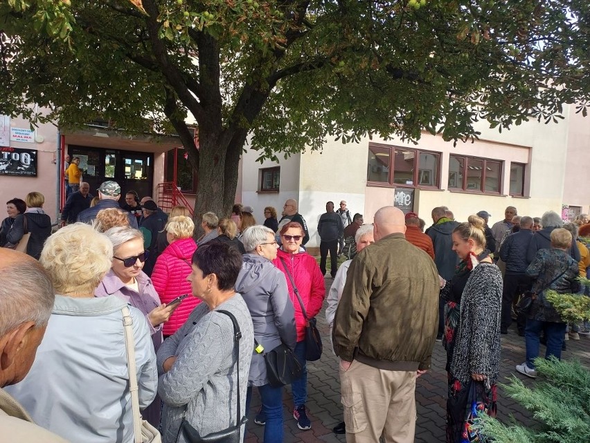 Awantura na walnym zgromadzeniu Spółdzielni Mieszkaniowej Krzemionki w Ostrowcu Świętokrzyskim. Była policja i straż miejska 