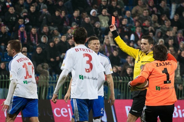 Niektórzy piłkarze Podbeskidzia dostali od prezesa "czerwoną kartkę". Teraz czas na młodzież