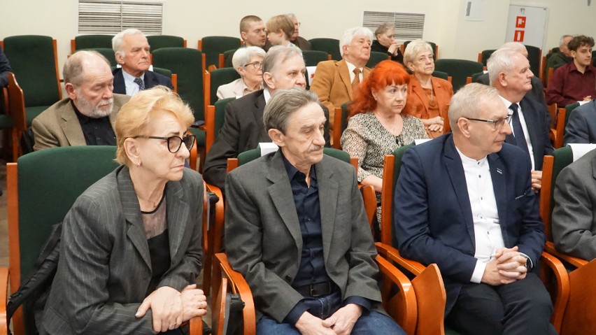 Prawie 30 dawnych działaczy opozycji antykomunistycznej...
