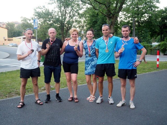 Sześcioro biegaczy ze Śliwic ukończyło m.in. bieg na 10 km podczas Letniego Przesilenia w Chojnicach.