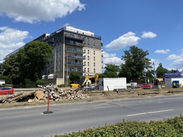 Tydzień od rozpoczęcia prac (w niedzielę, 25 września) prace budowlane są prowadzone na odcinku torowiska pomiędzy centrum handlowym Magnolia Park a dworcem kolejowym Wrocław Mikołajów.