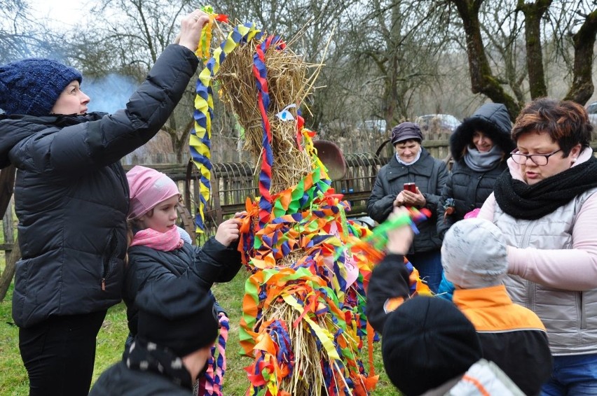 Marzanna utopiona w Czyżowiance. Piękne widowisko (ZDJĘCIA)