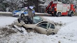 Wypadek w Żerkowicach. Pijany kierowca rozbił auto na przepuście w powiecie zawierciańskim. Stracił już prawo jazdy 