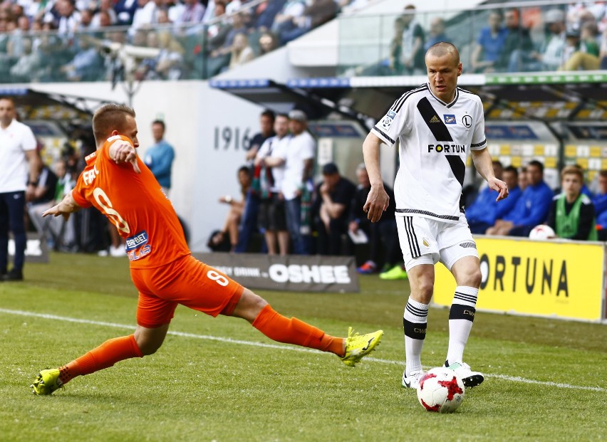 Legia rozniosła Bruk-Bet 6:0!