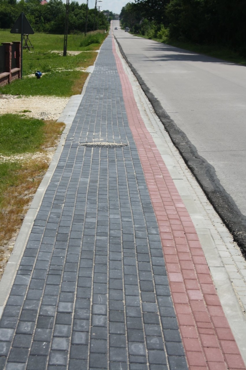 W gminie Sobków powstały nowe chodniki.