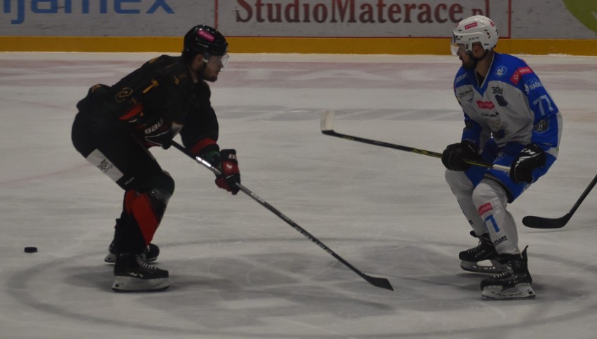 Piąty mecz półfinału hokejowego play-off; Tauron/Re-Plast...