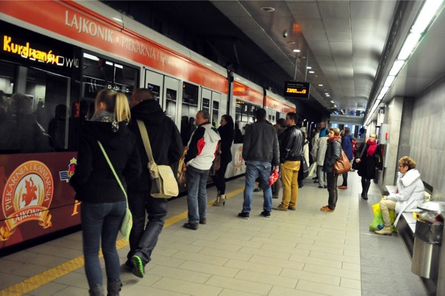 Jest koncepcja budowy kolejnego tunelu tramwajowego pod centrum Krakowa - od ronda Barei do ul. Reymonta. Obecnie mamy tunel od ronda Mogilskiego do stacji "Politechnika".