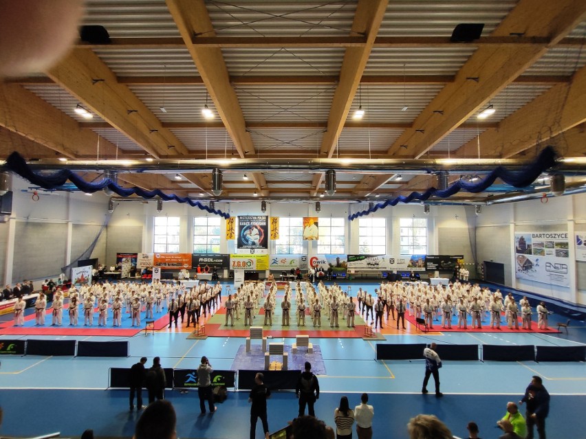 Reprezentanci Tarnobrzeskiego Klubu Kyokushin Karate z dwoma tytułami mistrza Polski. Zobacz zdjęcia