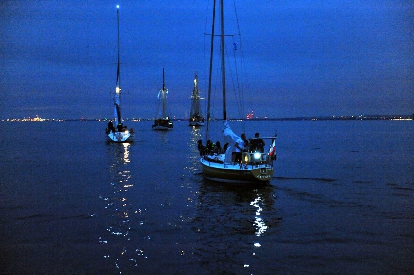 Nocna parada żaglowców na św. Jana w Gdyni [zdjęcia]
