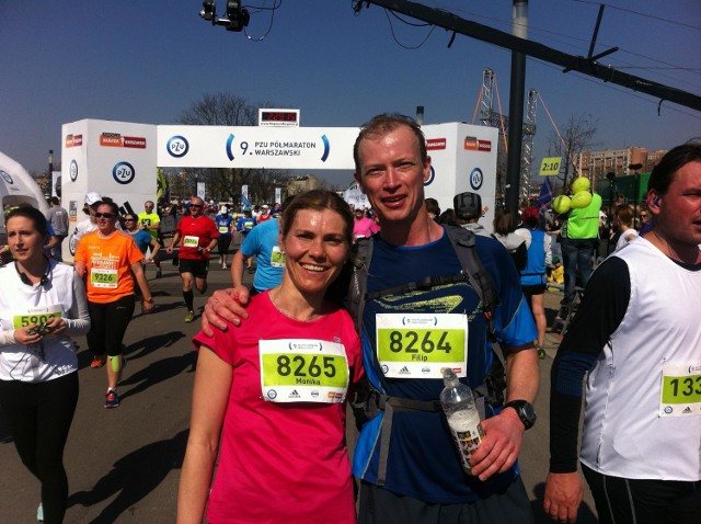 Monika i Filip Rybakowscy przebiegli razem warszawski półmaraton. Teraz wspólnie trenują i przygotowują się do poznańskiego maratonu. - Bieganie jest świetne - mówią wspólnym głosem.