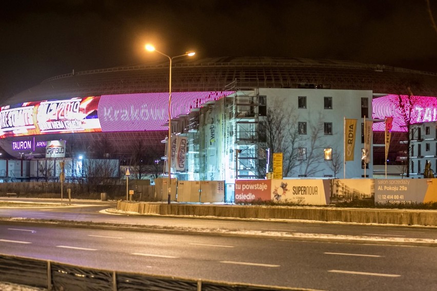 Taki widok na Tauron Arenę Kraków wyłania się od strony alei...