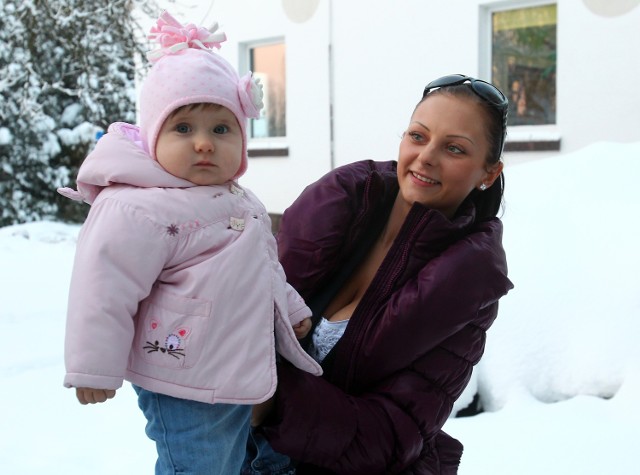 W pozowaniu do zdjęć małej Julii pomagała mama Katarzyna Ciach.