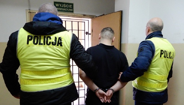 Znaczne ilości narkotyków zabezpieczyli policjanci z Włocławka. Dwaj mężczyźni usłyszeli zarzuty.