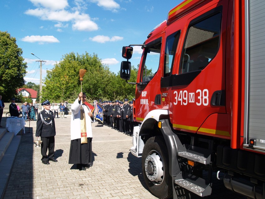 OSP Kunin dostała nowy samochód ratowniczo-gaśniczy. Uroczyste przekazanie i poświęcenie było 5.09.2021. Zdjęcia